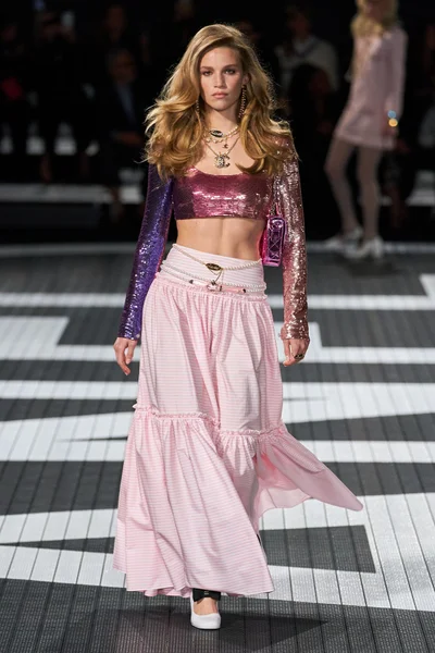 Look 12